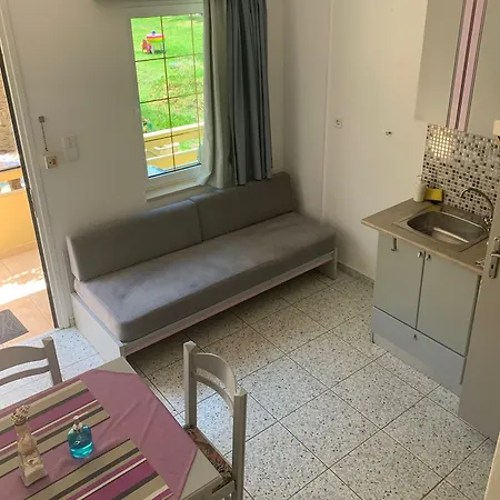 ερμής Ξενοδοχείο με διαμερίσματα 3*